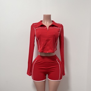 E5103-2026 Nuovi Arrivi Moda Slim Fit Top con Zip a Manica Lunga e Tasche per i Pollici + Pantaloncini Set 2 Pezzi per Donna - Product Image 3