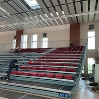 Système de sièges télescopiques rétractables pour intérieur, tribunes mobiles, gradins de stade pour salles et gymnases
