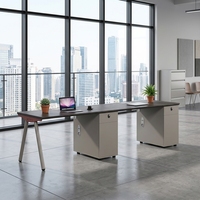 Poste de travail de bureau individuel moderne en bois avec cloison de séparation et bureau informatique, ensemble de mobilier personnalisable