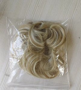 Chignon Chignon bouclé pour femmes et filles avec élastique Anneau de cheveux synthétiques enroulé sur des queues de cheval désordonnées - Product Image 5