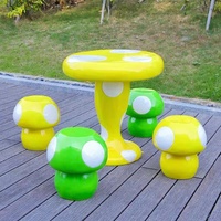Nouvelle arrivée personnalisé jardin décoration extérieure en fibre de verre dessin animé champignon Table et chaise Statue