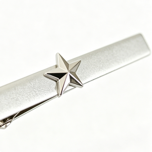 Clásico Clip para Corbata de Hombre Minimalista con Estrella de Cinco Puntas 3D Plateado Mate para Negocios, Compromisos y Bodas - Product Image 4