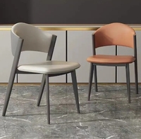 Chaise de salle à manger en bois massif de style nordique, luxe léger naturel, dossier haut de gamme pour la maison, restaurant moderne simple, usage domestique de loisirs