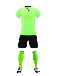Maillots de football hautement personnalisés. Nous prenons en charge les commandes que nos concurrents n'osent pas prendre en charge. Contactez-nous pour plus d'informations. - Product Image 3