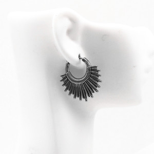 yunnique Stylish Retro Geometric Titanium Steel <b>Hoop</b> Earrings <b>Large</b> Size Easy Clip Fashion Jewelry - Product Image 4