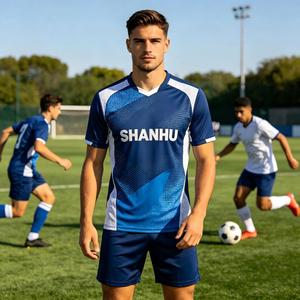 Maillot de football personnalisé de haute qualité, respirant et à séchage rapide, pour l'entraînement et les équipes, impression par sublimation - Product Image 1