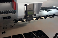 Machine de découpe laser à fibre industrielle HuaXia 5,5 kW, refroidie par eau, CNC, certification CE/ISO, automatique, haute précision pour le métal