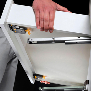 Eluca 3139505 bianco zinco-placcato in acciaio armadio cassetto scorrevole 10 paia con argento 340 Full Extension runner Soft Close and Hook - Product Image 2