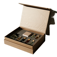 Boîte d'emballage magnétique de Noël en carton recyclable avec ruban, fermeture magnétique et gaufrage, pour exposition