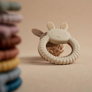 X-BT005 Brosse à dents en silicone pour nouveau-né non toxique, jouet <span class=keywords><strong>de</strong></span> <span class=keywords><strong>dentition</strong></span> pour lapin, ensemble <span class=keywords><strong>de</strong></span> jouets <span class=keywords><strong>de</strong></span> <span class=keywords><strong>dentition</strong></span> pour bébés, anneaux <span class=keywords><strong>de</strong></span> <span class=keywords><strong>dentition</strong></span> pour nourrissons - Product Image 3