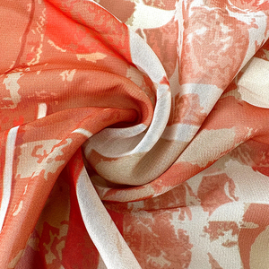 Robe d'été personnalisée à imprimé abstrait en mousseline de soie à quantité minimale de commande bas mousseline de soie florale douce <span class=keywords><strong>au</strong></span> <span class=keywords><strong>mètre</strong></span> jupe en polyester <span class=keywords><strong>tissu</strong></span> transparent 68g - Product Image 3