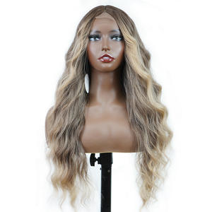 28 pouces <span class=keywords><strong>blond</strong></span> cendré naturel grande vague petite dentelle frontale perruque de <span class=keywords><strong>cheveux</strong></span> synthétiques Simulation cuir chevelu résistant à la chaleur perruque pour les femmes - Product Image 3