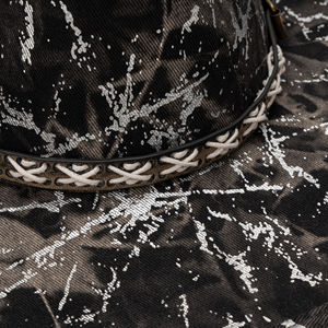 หมวกเดนิมปีกกว้างลายมัดย้อมสีดำเงินแบบกำหนดเอง พร้อมสายคาดถัก สไตล์คาวบอย สำหรับใส่ในชีวิตประจำวัน กิจกรรมกลางแจ้ง กันแดด แฟ<span class=keywords><strong>ช</strong></span>ั่นทันสมัย - Product Image 3