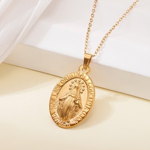 Collier Pendentif Ovale Minimaliste Religieux en Acier Inoxydable Plaqué Or, Miraculeux, Vierge Marie, Vente en Gros - Product Image 5
