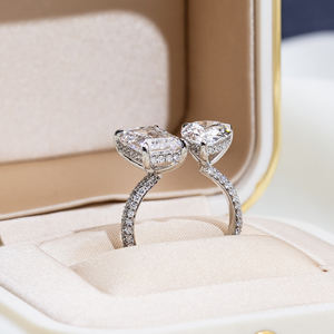 Bague pour femme Messi Jewelry MSR-2030 PT950 avec diamant de laboratoire et émeraude en forme de poire - Product Image 3