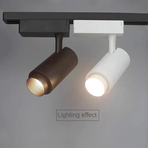 2.4GHz 35W réglable CCT Focus LED Track Light avec gradation de la luminosité Corps en aluminium de style ferme Base AR111 - Product Image 5