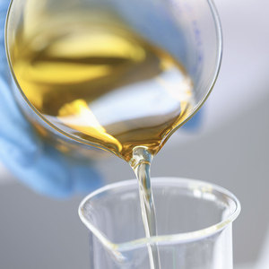 <span class=keywords><strong>Huile</strong></span> <span class=keywords><strong>de</strong></span> <span class=keywords><strong>Jojoba</strong></span> <span class=keywords><strong>de</strong></span> Qualité Cosmétique 1kg en Vrac, Idéale pour <span class=keywords><strong>Huile</strong></span> <span class=keywords><strong>de</strong></span> Parfum & Soins des Cheveux, <span class=keywords><strong>de</strong></span> la Peau, du Visage et du Corps, Huiles Végétales Pressées à Froid pour Massage - Product Image 5
