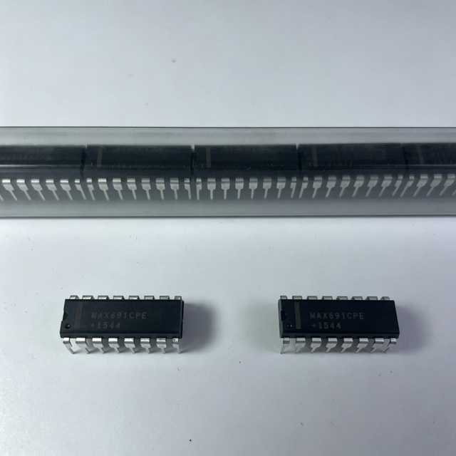 Power Supervisor IC MAX691CPE  New Original for System Reset Monitoring