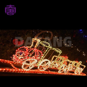 Décoration de train de Noël de style vintage avec éclairage LED pour l'aménagement extérieur des jardins et des fêtes - Product Image 3
