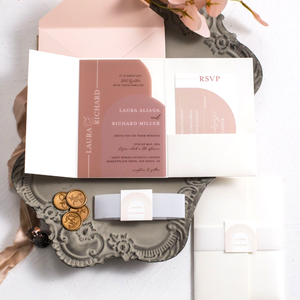 Invitación <span class=keywords><strong>de</strong></span> acrílico transparente con diseño <span class=keywords><strong>de</strong></span> arco elegante a medida con bolsillo triple marfil Sobre <span class=keywords><strong>De</strong></span> Tapa dura Mariage Invitaciones <span class=keywords><strong>De</strong></span> <span class=keywords><strong>Boda</strong></span> - Product Image 1