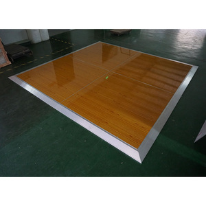 Plancher de danse modulaire léger en bois pour extérieur, idéal pour les fêtes en plein air - Product Image 5