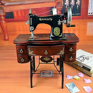 미니 빈티지 락워크 레트로 재봉틀 모델 금속 공예 어린이 장난감 레트로 생일 선물 홈 데코 - Product Image 1