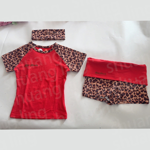 Conjunto de Ropa de Estar por Casa con Estampado de Leopardo para <span class=keywords><strong>Mujer</strong></span> con Logotipo Personalizado Ropa de Verano de Manga Corta y Shorts o Pantalones Acampanados - Product Image 3