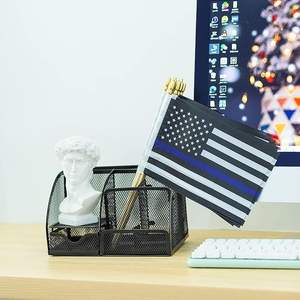 Usine de haute qualité en gros 4 "x 6" tous les pays drapeau tenant la <span class=keywords><strong>police</strong></span> américaine agitant le drapeau petits poteaux en bois - Product Image 6