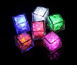 Nouveauté LED couleur changeante étanche Ice Cube Light pour la fête Saint Valentin Graduation Noël Nouvel An Halloween Pâques - Product Image 5