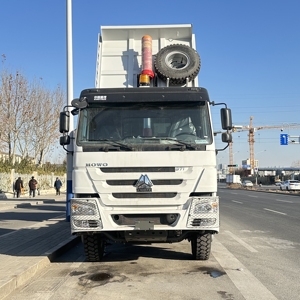 Promotion : Camion benne lourd HOWO 6x4 Euro 2, moteur diesel automatique Weichai neuf pour le transport de matériaux en vrac et les projets à l'étranger - Product Image 3