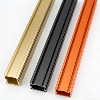 Profilés en aluminium série 6000 à rainures en T et en V, pièces usinées CNC, pliage, soudage, peinture poudrée, longueur personnalisée pour l'énergie solaire