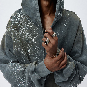 Sudadera con capucha corta de algodón lavado con efecto desgastado, con cremallera, diseño de cielo estrellado personalizado y pedrería - Product Image 6
