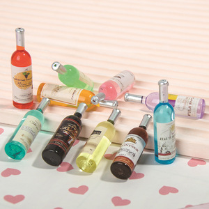 Accessoires en résine en forme de bouteille de champagne, pendentifs pour coques de téléphone, porte-clés, miniatures en résine pour la décoration - Product Image 3
