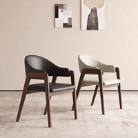 Italienischer Minimalistischer Massivholz-Esszimmerstuhl Nordisches Design für Zuhause, Hotel, Restaurant Freizeit-Armlehnstuhl Designer-Lederpolsterung