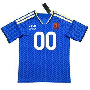 Maillots de football classiques en polyester personnalisés avec impression par transfert thermique, col en V rétro, de la fabrique Brave - Product Image 1