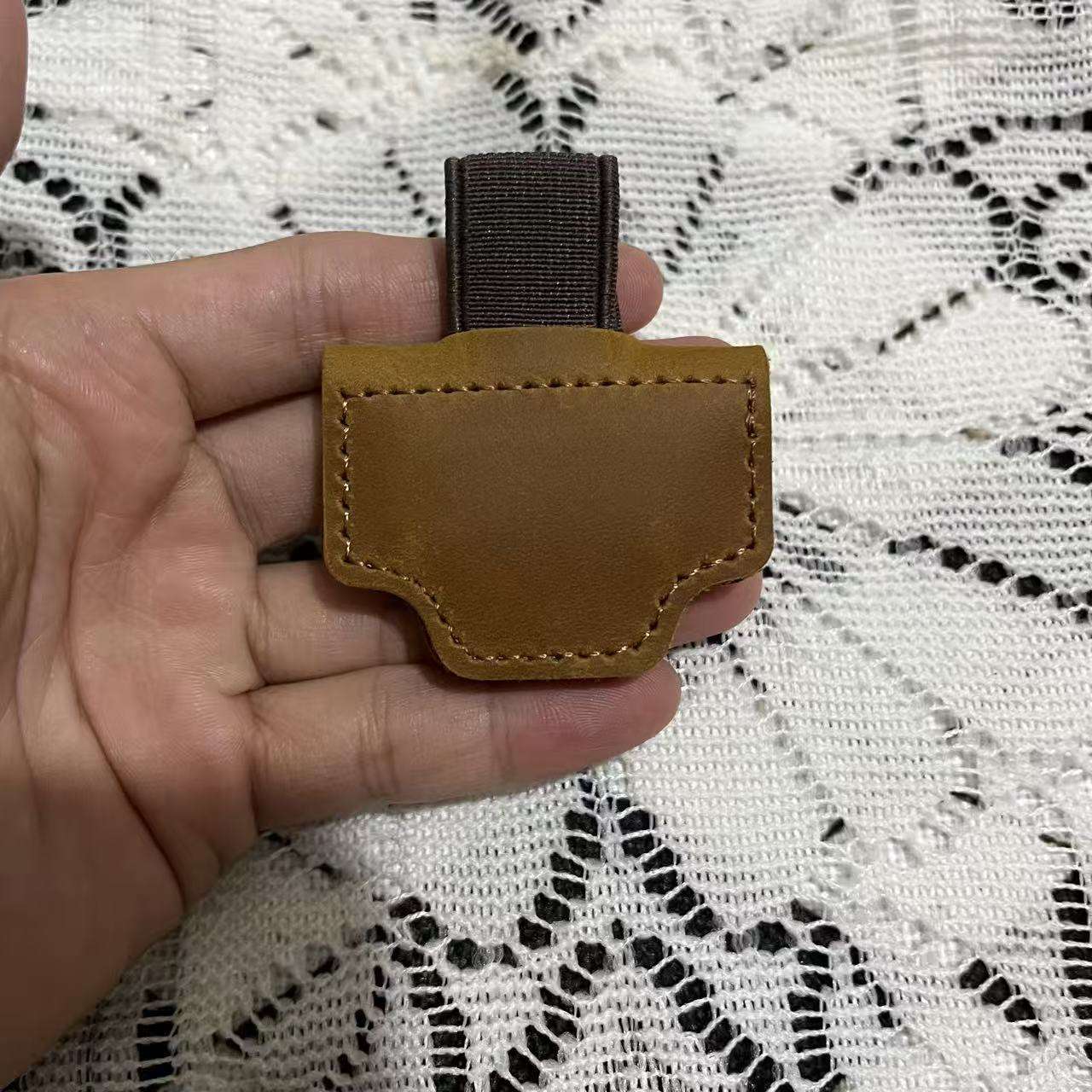 สีน้ำตาล