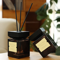 Ensembles de diffuseur de roseau d'huile de qualité supérieure 200ML produit en gros ensemble de bouteilles de décoration intérieure personnalisée parfum diffuseur de roseau de cadeau de marque privée