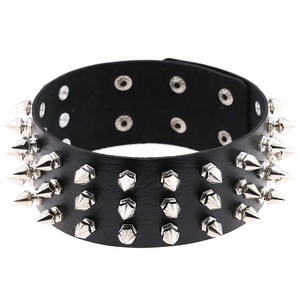 Gargantilla Punk Gótica Harajuku con Púas y Remaches de Cono en Cuero PU para Mujer y Hombre - Product Image 1
