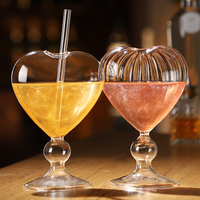 Verres à vin personnalisés en gros, en forme de cœur, avec paille et motif papillon, pour bars et fêtes