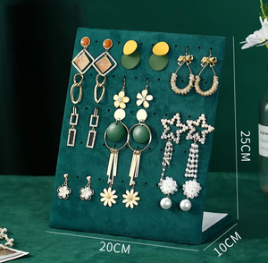 Présentoir vertical en lin pour boucles d'oreilles avec trous, couleurs assorties pour l'affichage en boutique, vente en gros directe usine, disponible dès maintenant - Product Image 3