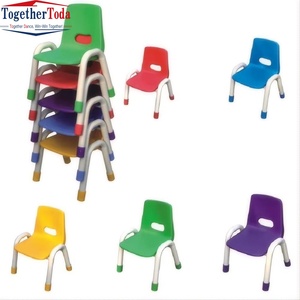Juegos de Muebles Infantiles de Diseño Moderno Más Vendidos, Mesas y Sillas de Plástico Coloridas para Guarderías y Jardines de Infancia, Venta al Por Mayor - Product Image 4