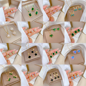 고품질 스테인리스 스틸 <span class=keywords><strong>18k</strong></span> 골드 지르콘 하트 나비 클로버 펜던트 목걸이 귀걸이 웨딩 럭셔리 패션 주얼리 세트 - Product Image 2