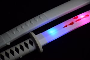 Changement de couleur samouraï LED <span class=keywords><strong>Ninja</strong></span> <span class=keywords><strong>épée</strong></span> <span class=keywords><strong>jouet</strong></span> avec son et clignotant 6 lumières jouets en plastique Halloween Cosplay habiller pour enfants adultes - Product Image 2