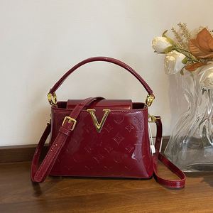 Bolso Tipo Cubo de Material PU de Alta Gama para Mujer - Se Puede Usar como Bolso de Hombro o Cruzado - Apto para Uso Diario.9916 - Product Image 5