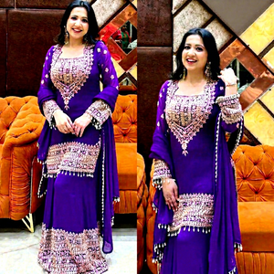 VISHNU K DESIGNS Ensemble Femme Vintage en Soie Froissée Lourde avec Broderie et Sequins, comprenant Haut, Sharara et Dupatta, Séchage Rapide - Product Image 2