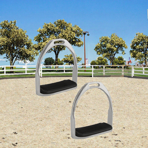 Estribo Ekay Iron Horse con Acabado Niquelado, Almohadilla de Goma Negra 160x145x75mm, Equipo Ecuestre, Producto para Montar a Caballo ST2112 - Product Image 3