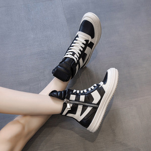 รองเท้าผ้าใบหุ้มข้อสูงหนังแท้คุณภาพดี แฟชั่นคลาสสิกสำหรับผู้หญิงและผู้ชาย สไตล์เทรนดี้ เหมาะสำหรับเดิน - Product Image 6