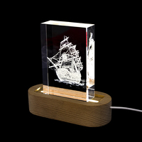 Lampada Cubo in Cristallo K9 Personalizzabile con Base in Legno e Luce LED Bianca, Decorazione con Incisione Laser UV 3D Personalizzata