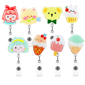 Divertido Portacredenciales Retráctil con Diseño de Oso de Helado de Dibujos Animados, Portacredenciales para Niños y Adultos con Clip de Cocodrilo - Product Image 1