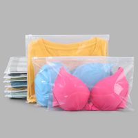 Sacs à fermeture éclair givrés personnalisés en CPE refermables pour vêtements, chaussettes et t-shirts